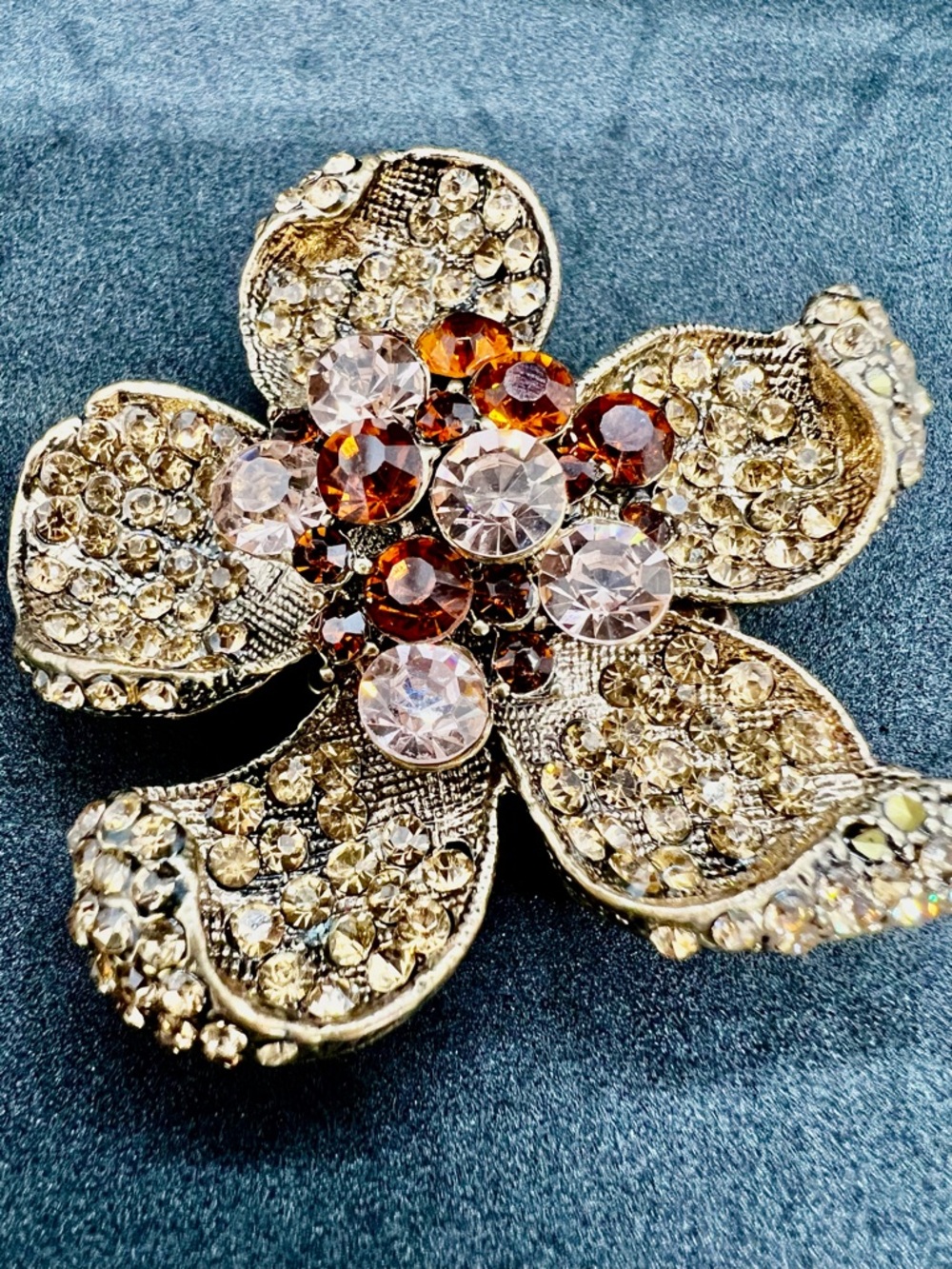 Vintage Rhinestones Gold Tone Ring Cocktail Large Flower Stretch Band Sz 5 To 8